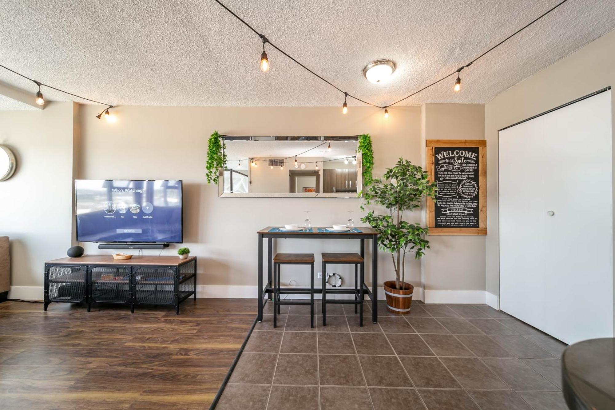 Apartamento Rustic & Rogers Place, Free Parking! Edmonton Exterior foto