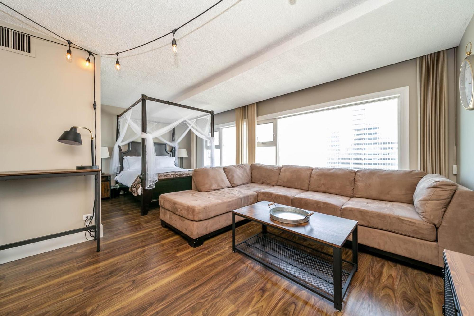 Apartamento Rustic & Rogers Place, Free Parking! Edmonton Exterior foto