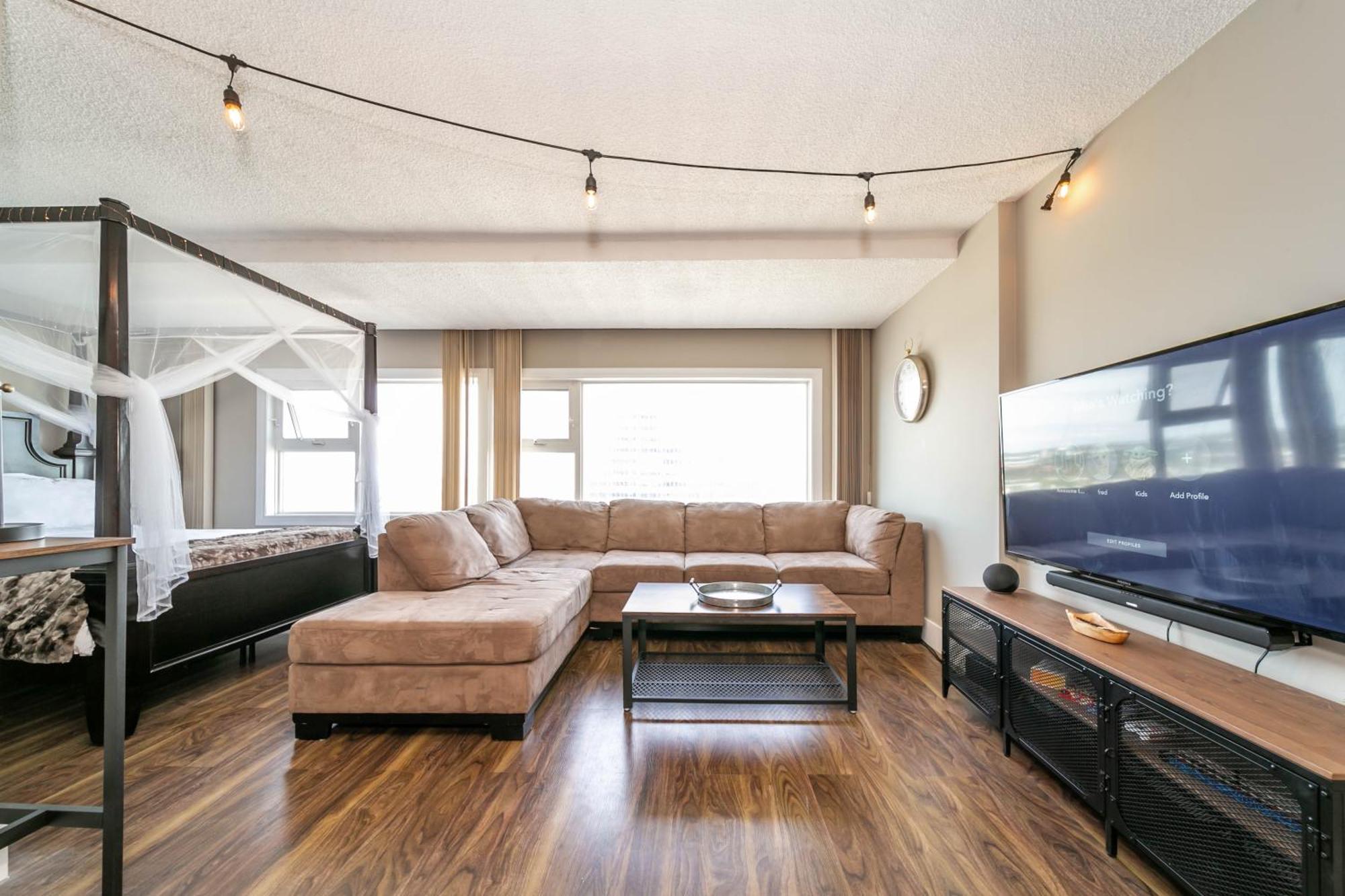 Apartamento Rustic & Rogers Place, Free Parking! Edmonton Exterior foto